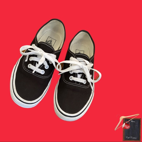 Vans Shoes - VANS Classic black/white sneaker 6.5